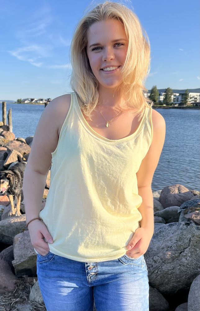Heklet topp med singlet Gul