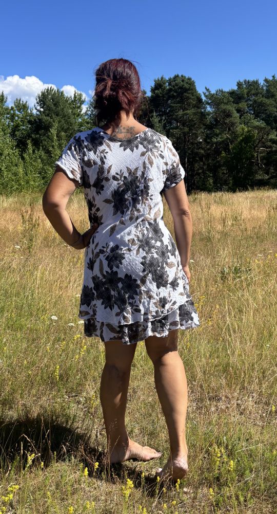 Sommerkjole hvit m/sort print