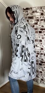 Hovedbilde Hettejakke lang gr&aring; m/print